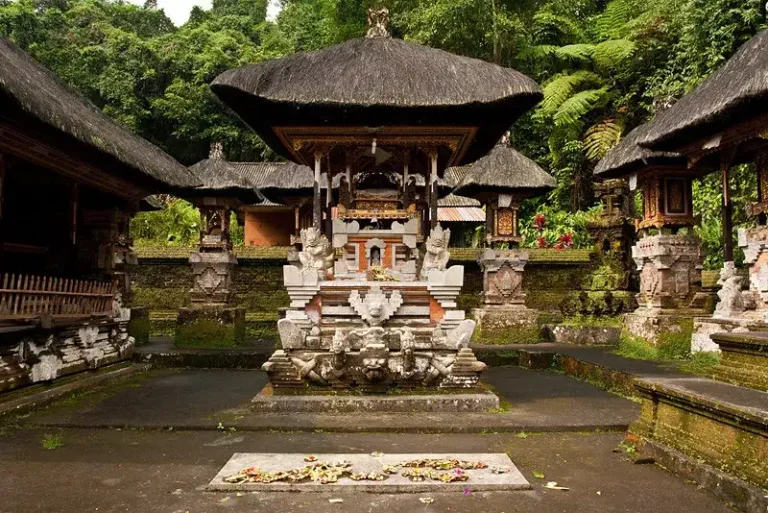 How Are Bali Stone Statues Made? Inside a Batubulan Carving Workshop